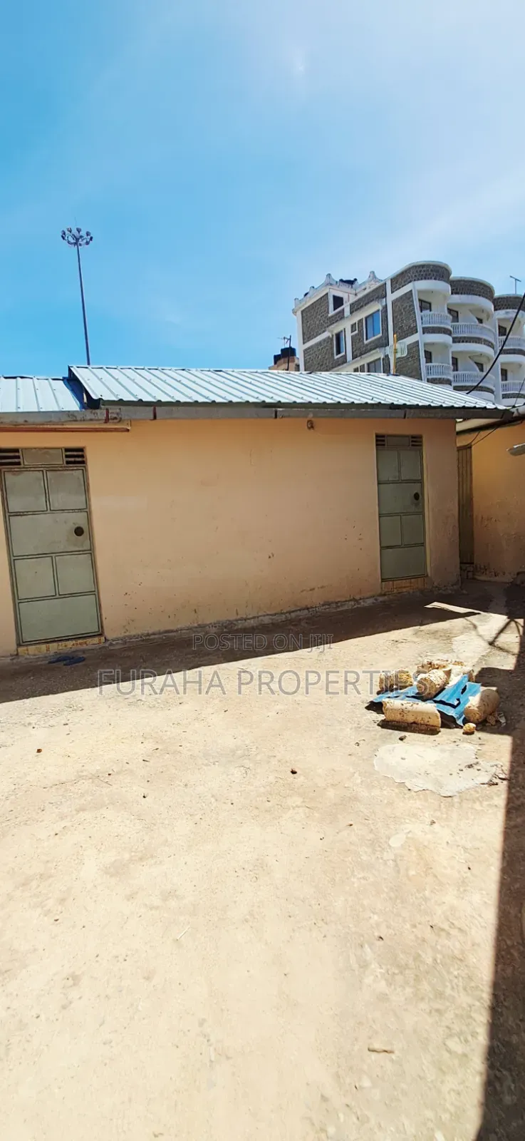 17bdrm Bungalow in Mkomani for sale