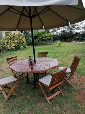 6 Foldable Mahogany Chairs+Table +Umbrella