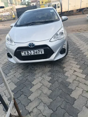 Toyota Aqua 2015 Silver