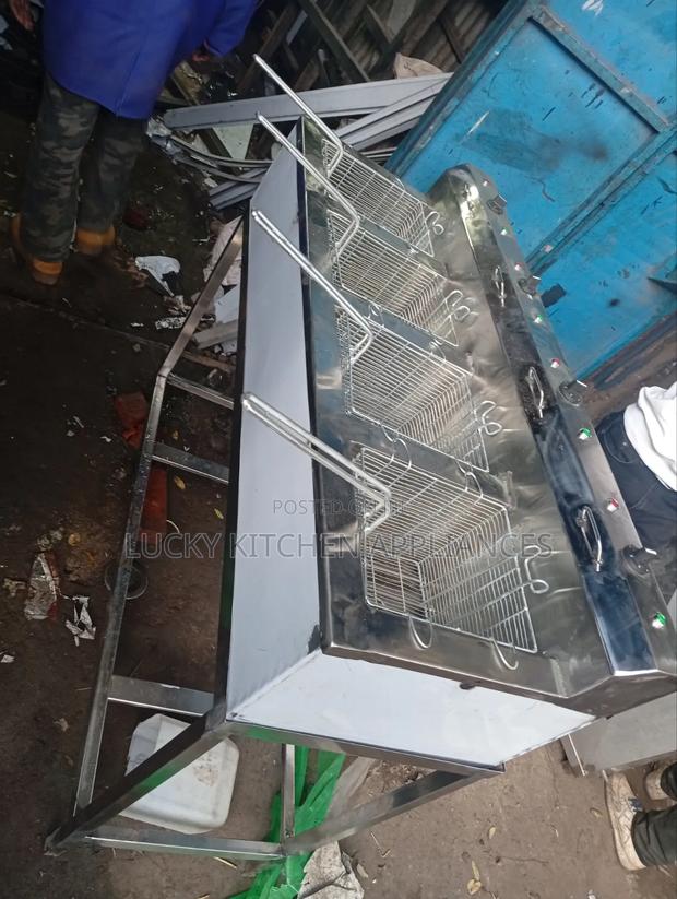 Four Bowl Deep Fryer.