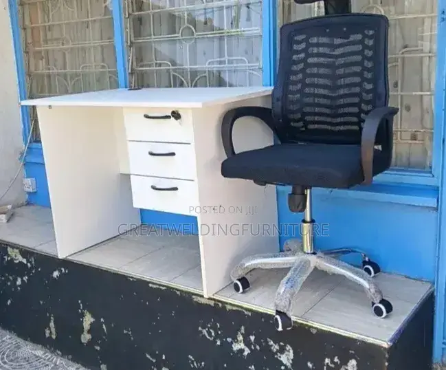 Brand New Mesh Office Chair With White Office Desk