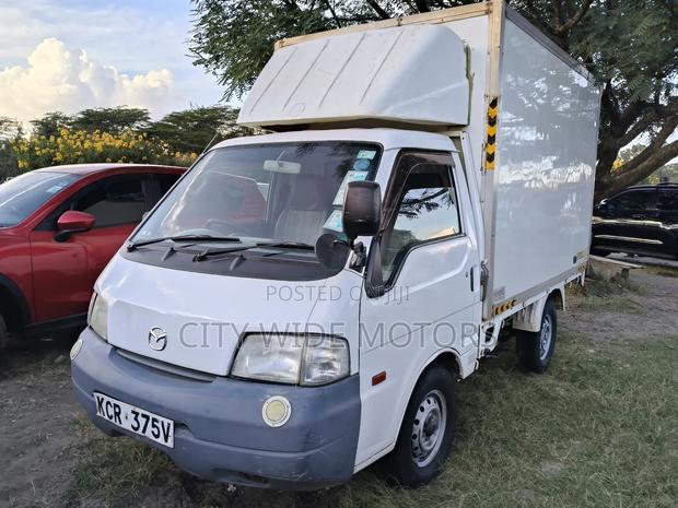 Mazda Bongo 2011 - thumbnail 2