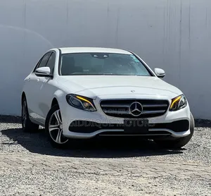 Mercedes-Benz E200 2017 Blue