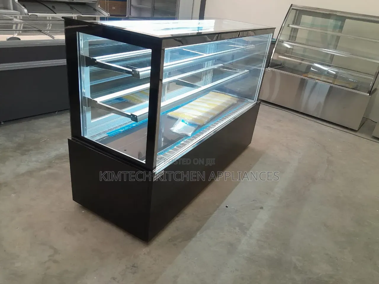 Profesional Cakes Display Chiller