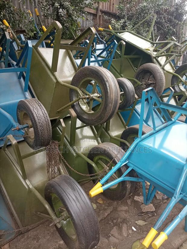 Heavy Duty Wheelbarrow