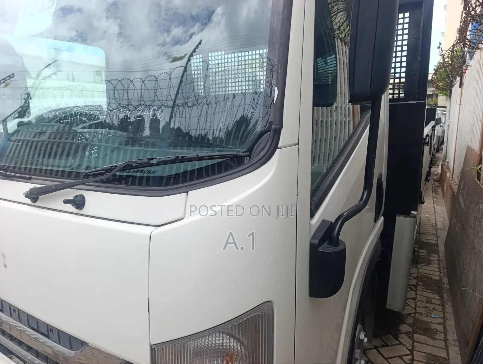 Isuzu Tipper With Front and Back Leaf Springs
