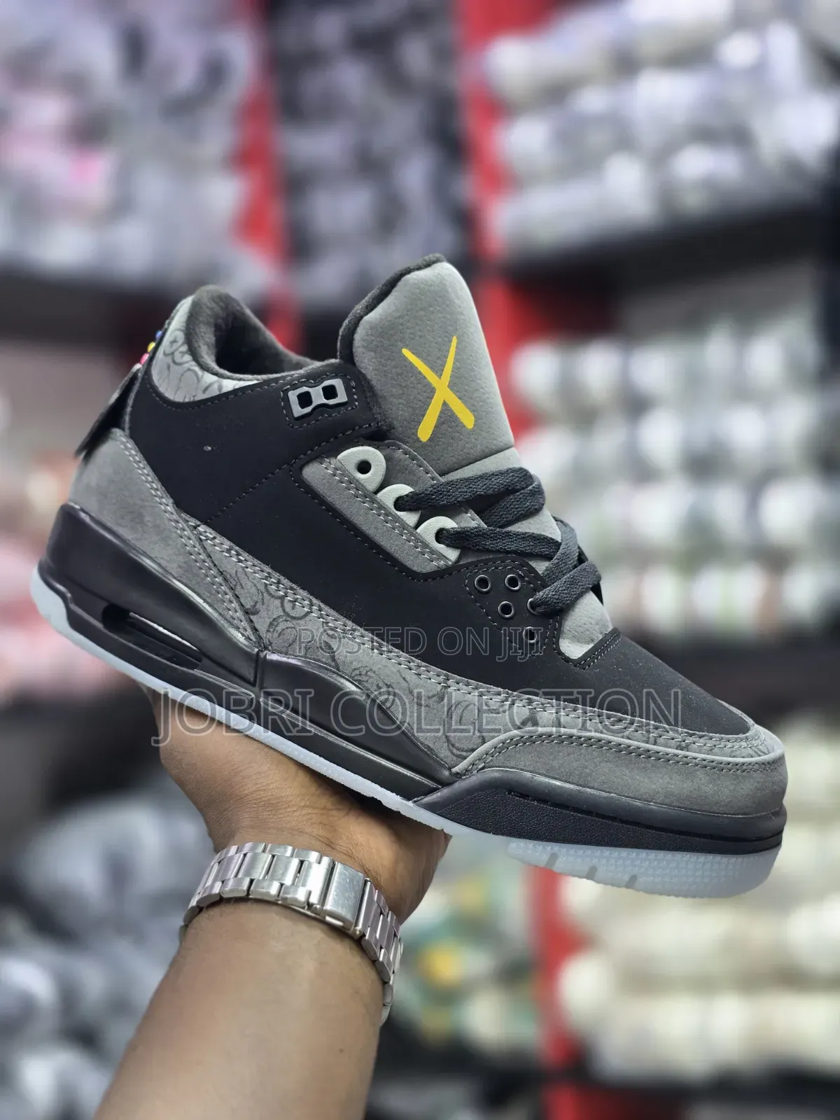 Air Jordan 3 X Kaws Sneakers