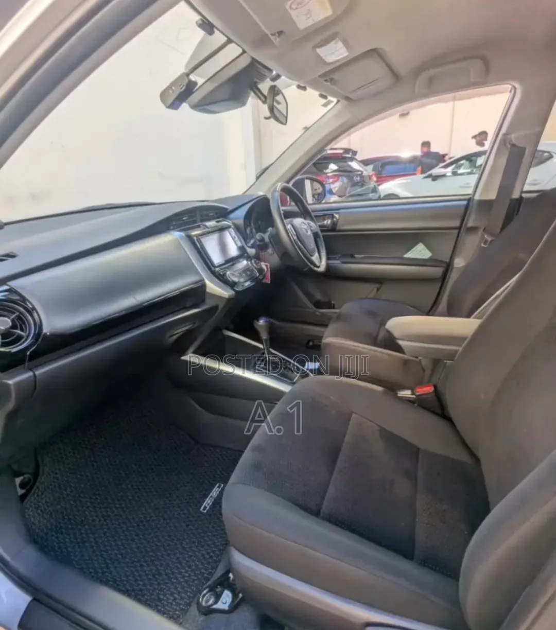 Toyota Corolla Fielder 1.5 Hybrid FWD 2019 Silver