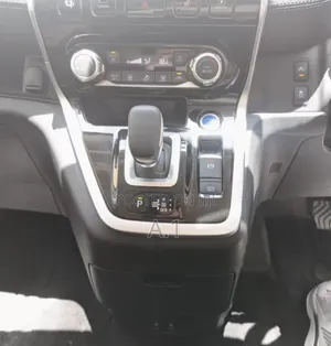 Nissan Serena 2019 Pearl
