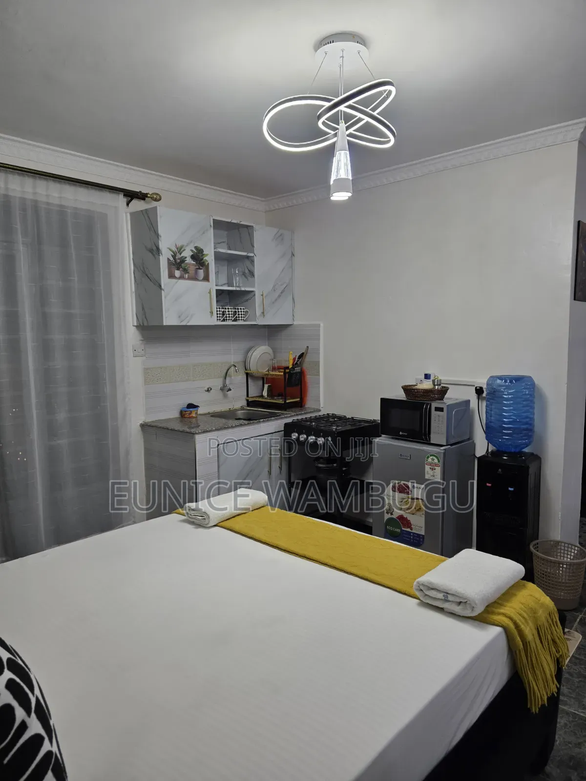 Studio Airbnbs Kamakis at Crown Z Towers Opposite Quickmart