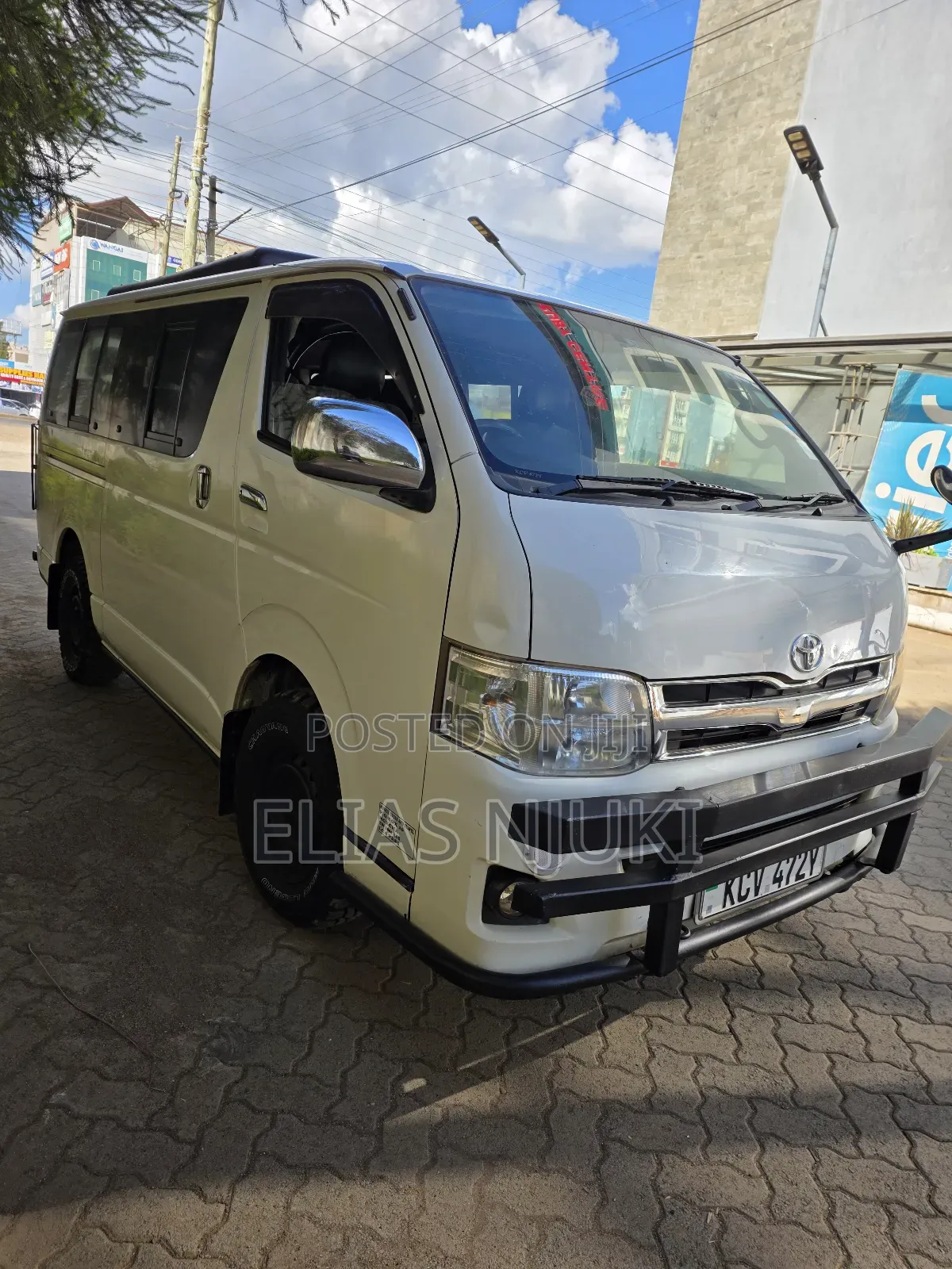 Toyota HiAce 2012 White