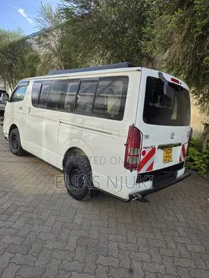 Toyota HiAce 2012 White