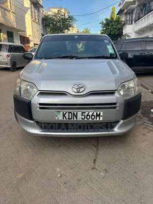 Toyota Succeed SV Premium 2016 Silver