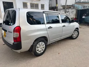 Toyota Succeed SV Premium 2016 Silver