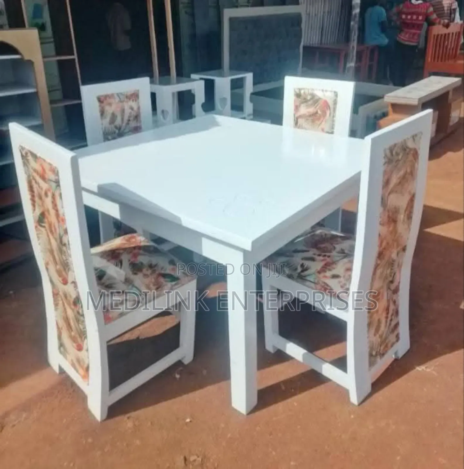 4-Seater Dinning Table Set (Solid Mahogany Era)