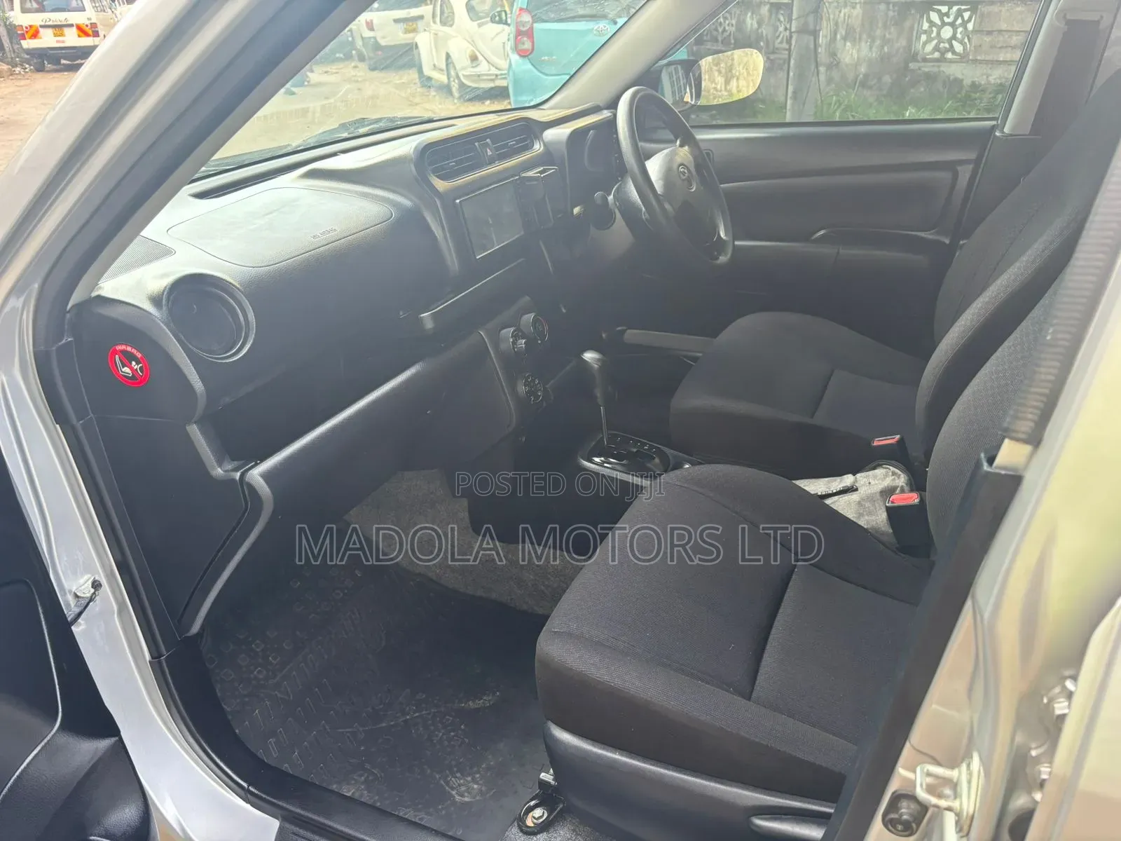 Toyota Succeed SV Premium 2016 Silver