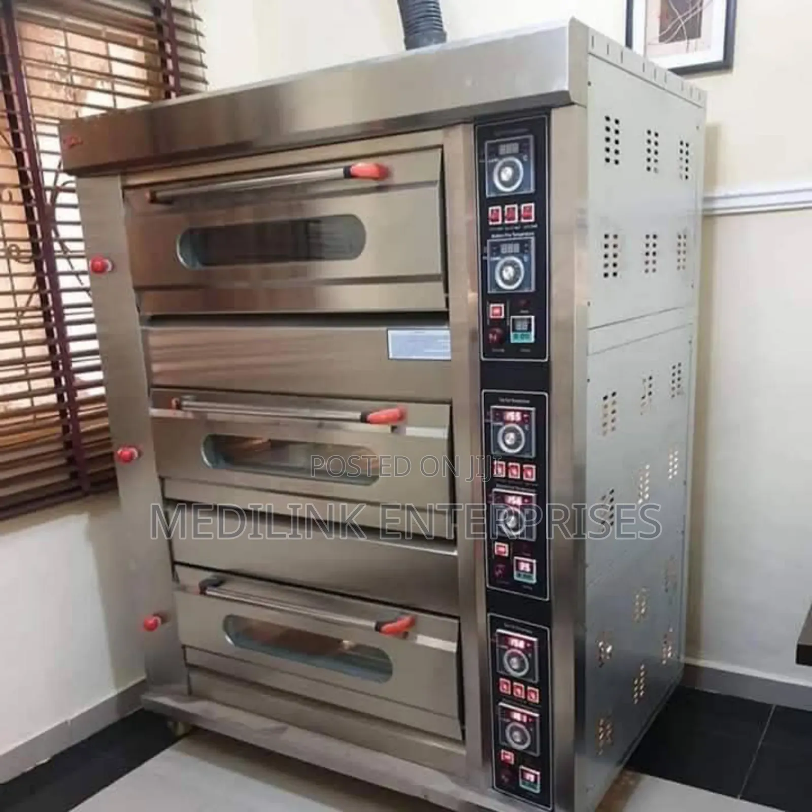 South Star Premier Imported 3-Deck Oven 6 Trays