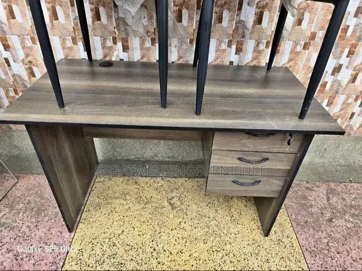 1.2 Lockable Office Desk