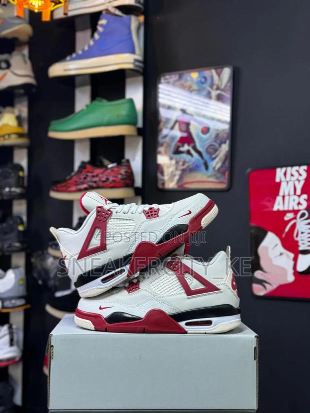 Nike Jordan 4 Retro Cinnabar