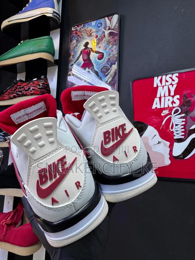Nike Jordan 4 Retro Cinnabar - thumbnail 2