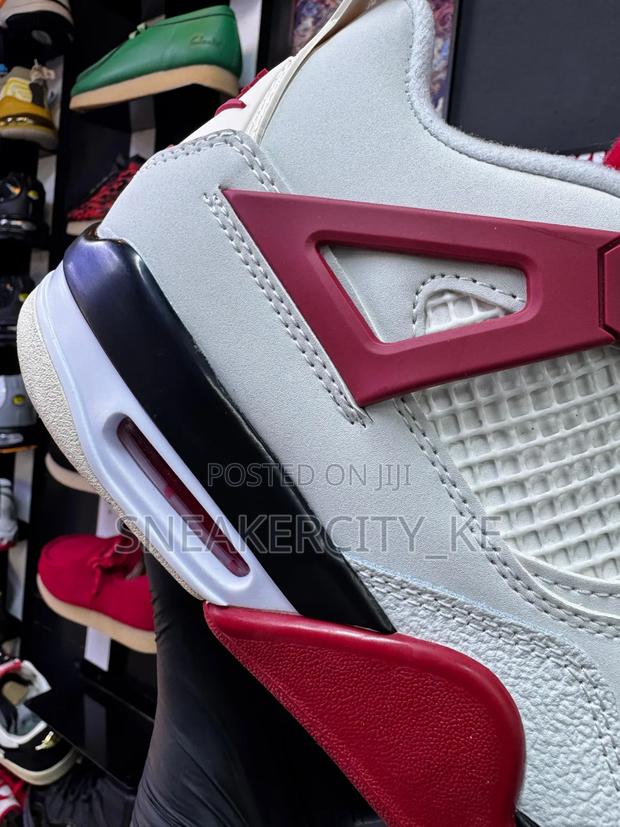 Nike Jordan 4 Retro Cinnabar - thumbnail 3