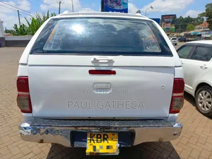 Toyota Hilux 3.0 D-4D 4x4 2012 White