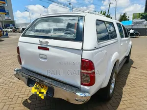 Toyota Hilux 3.0 D-4D 4x4 2012 White