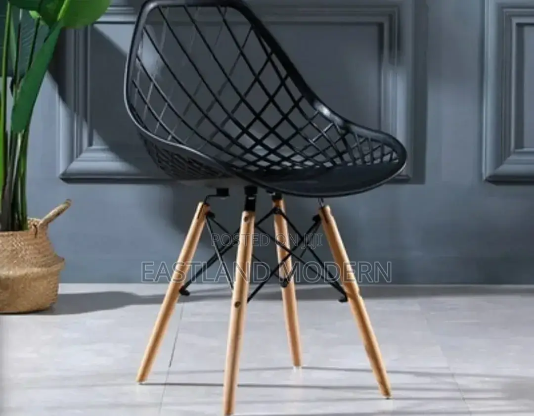 Mesh Back Eames Chair Black