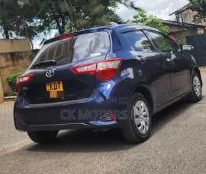 Toyota Vitz 1.0 FWD 5dr 2018 Blue