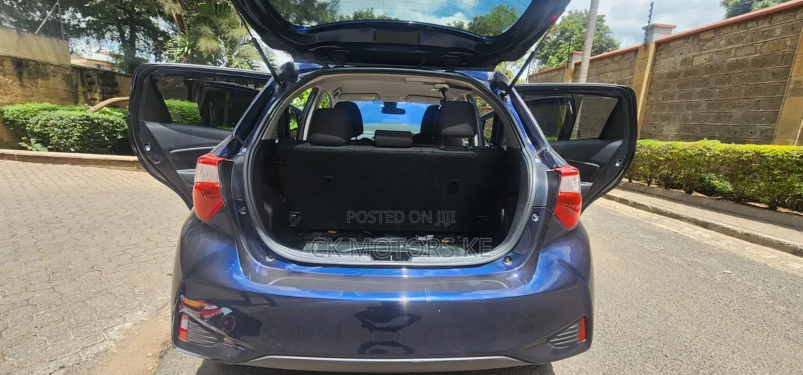 Toyota Vitz 1.0 FWD 5dr 2018 Blue