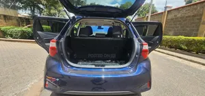 Toyota Vitz 1.0 FWD 5dr 2018 Blue