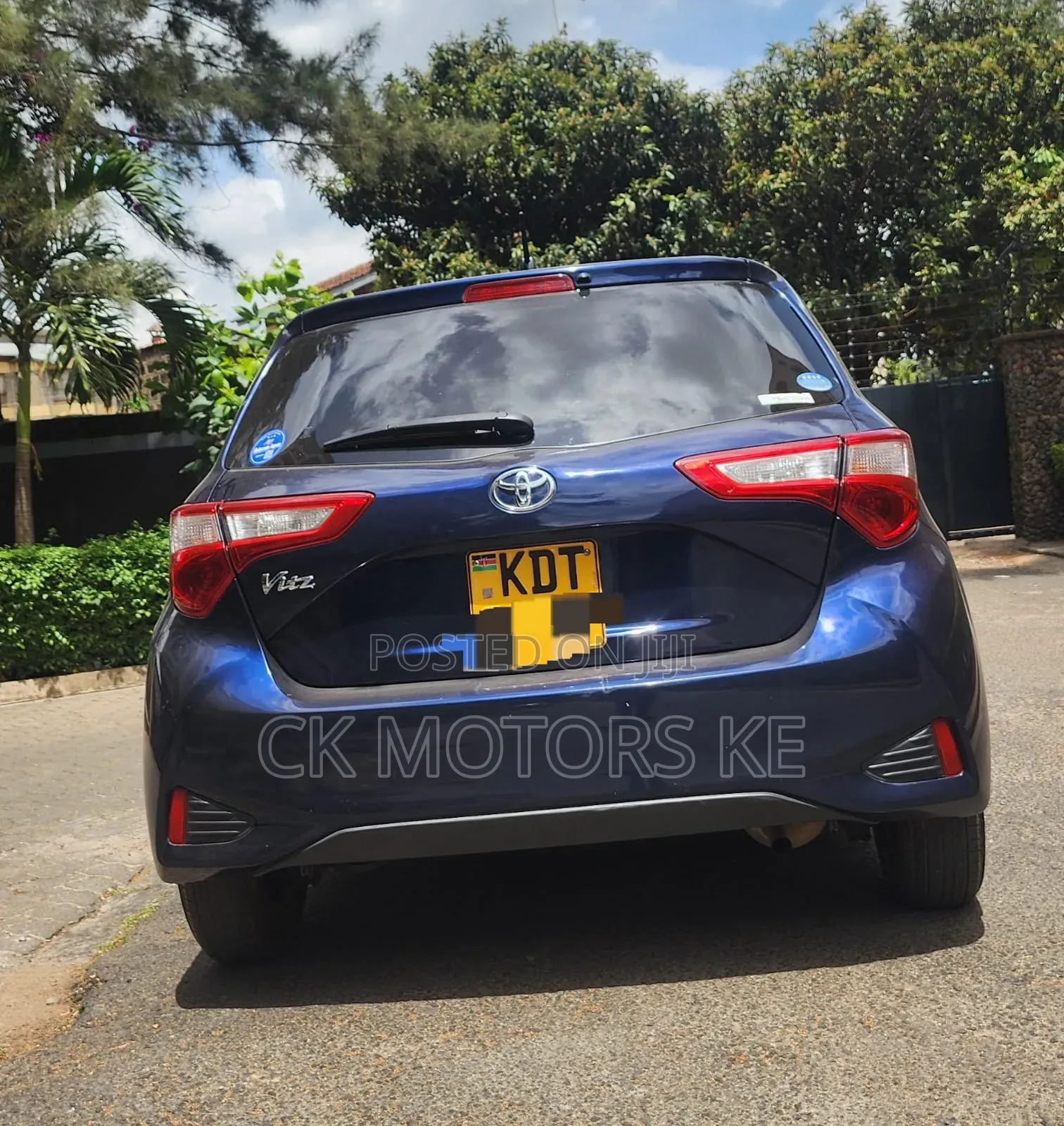 Toyota Vitz 1.0 FWD 5dr 2018 Blue