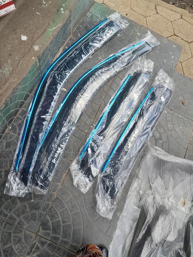 Windbreakers/Windshield Sunvisors Isuzu D-Max Double Cabin 2005-2013 - thumbnail 3