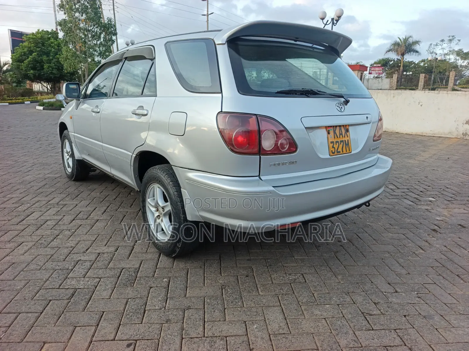 Toyota Harrier 2000 Silver