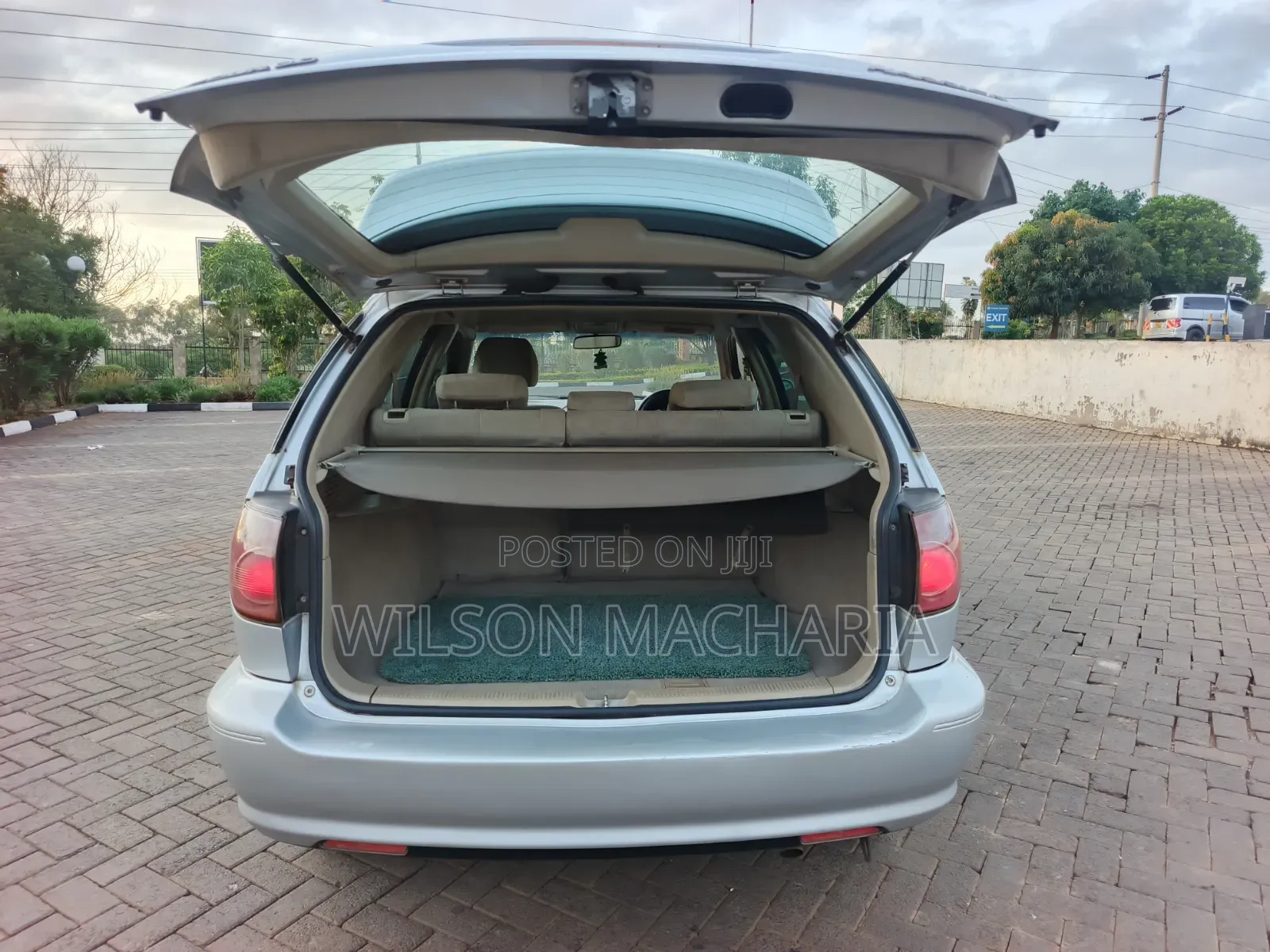 Toyota Harrier 2000 Silver