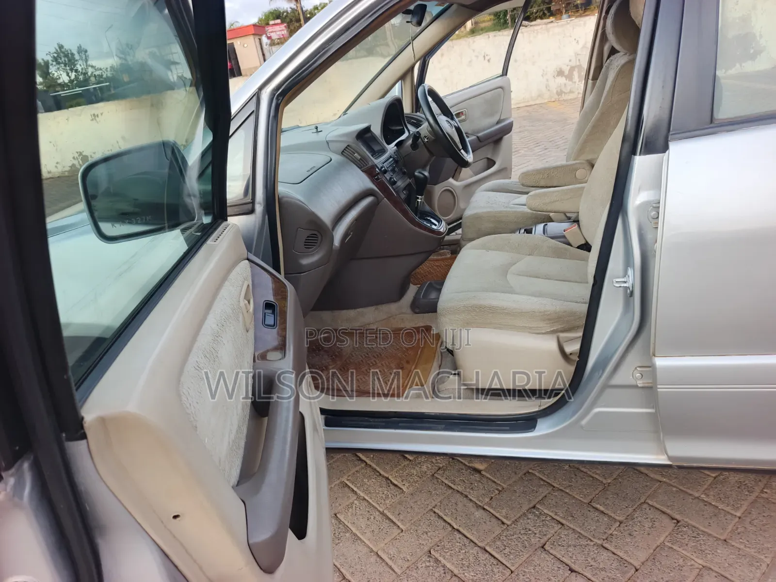 Toyota Harrier 2000 Silver