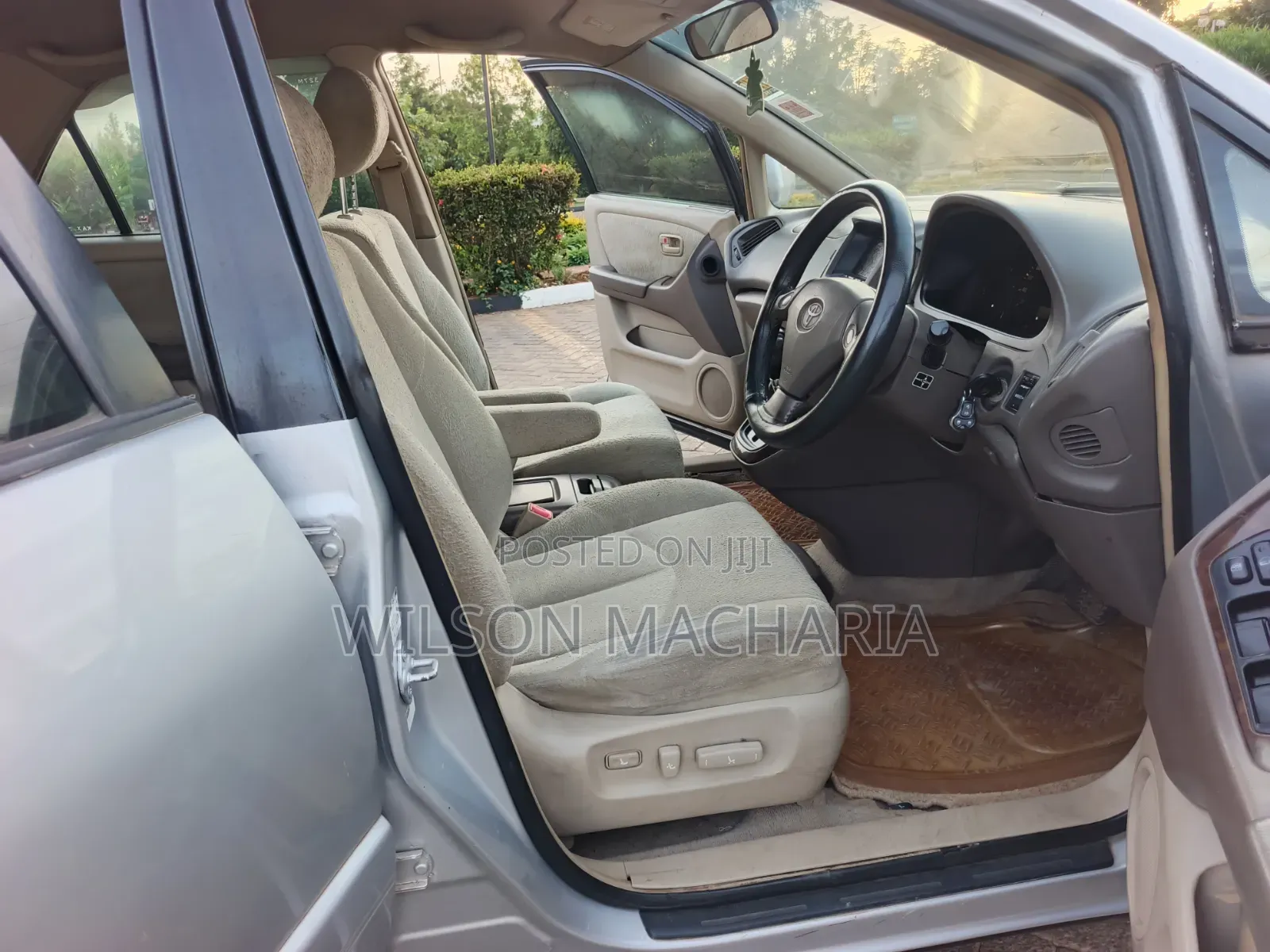 Toyota Harrier 2000 Silver
