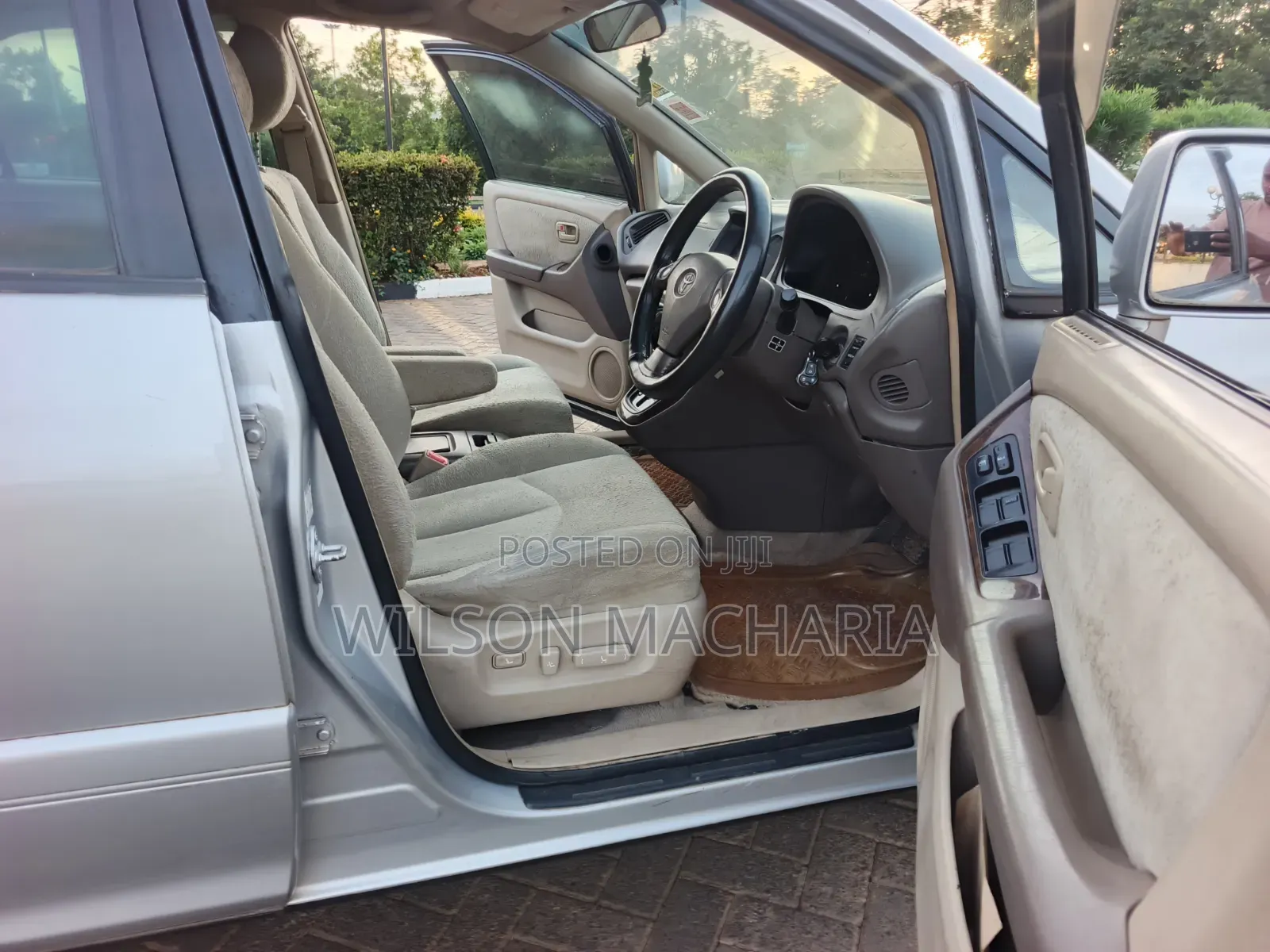 Toyota Harrier 2000 Silver