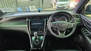 Toyota Harrier 2.0 2019 Black