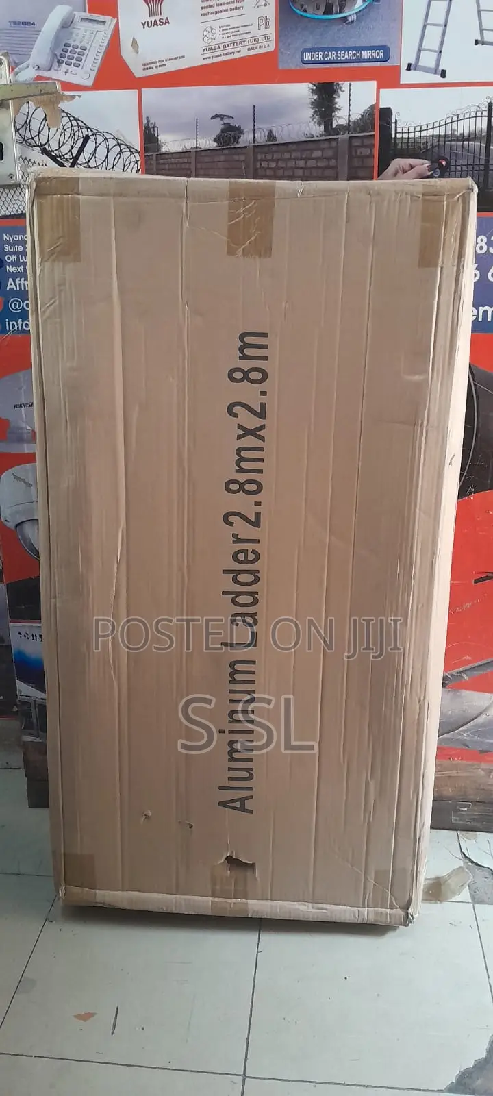 5.6 Double Telescopic Aluminium Ladder (2.8m+2.8m)