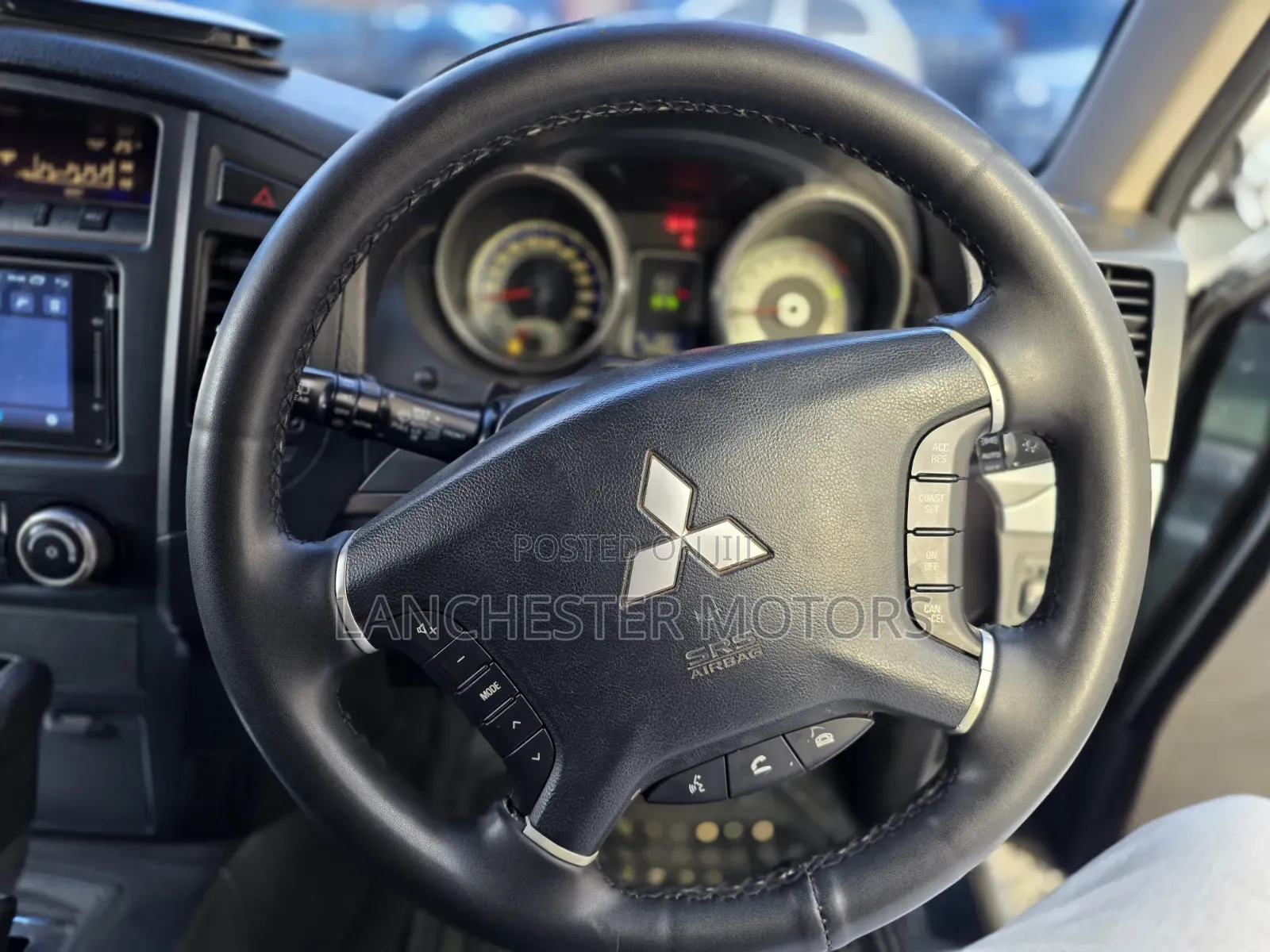 Mitsubishi Pajero 2010 Green