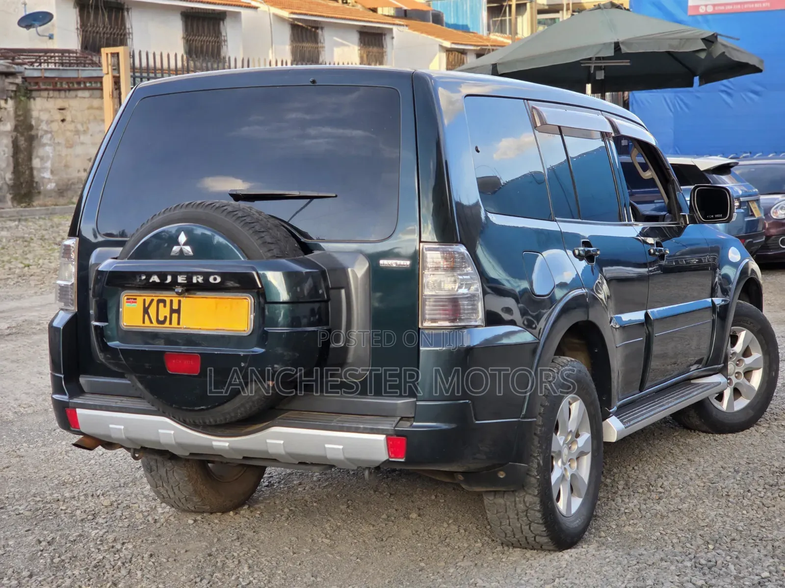 Mitsubishi Pajero 2010 Green