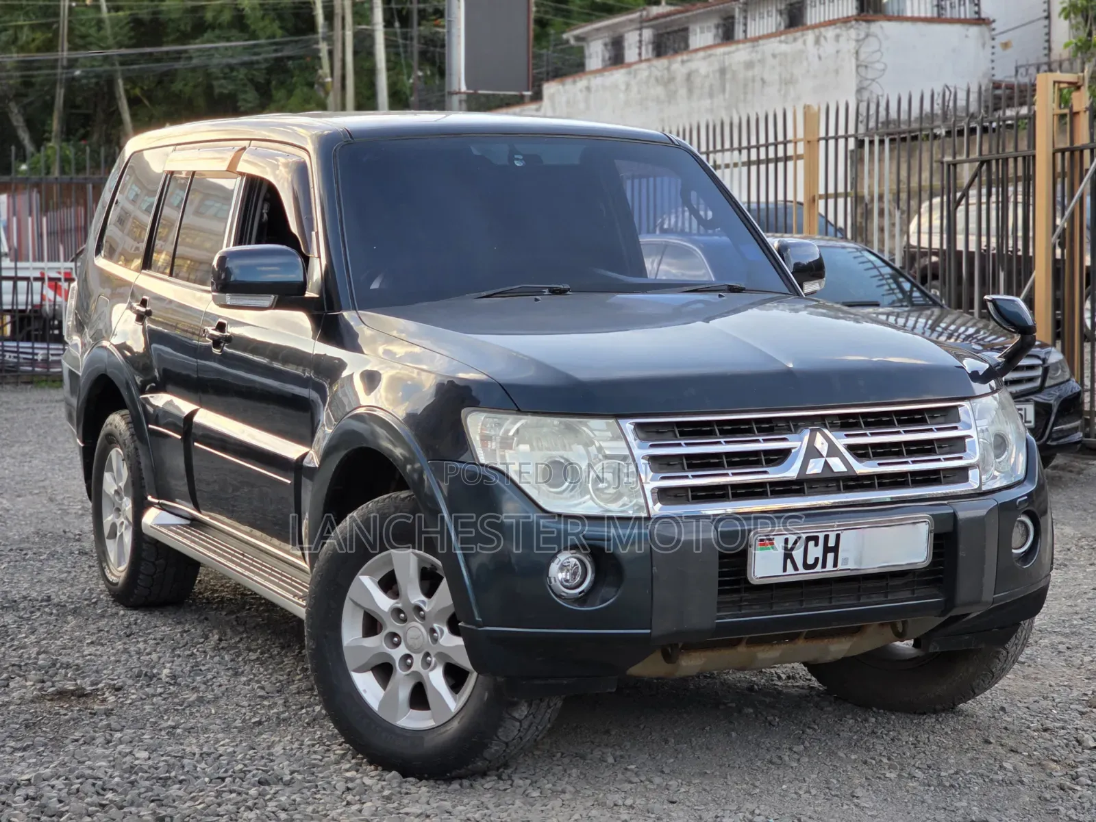 Mitsubishi Pajero 2010 Green