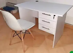 Office Desk 0.9m Eames Chair