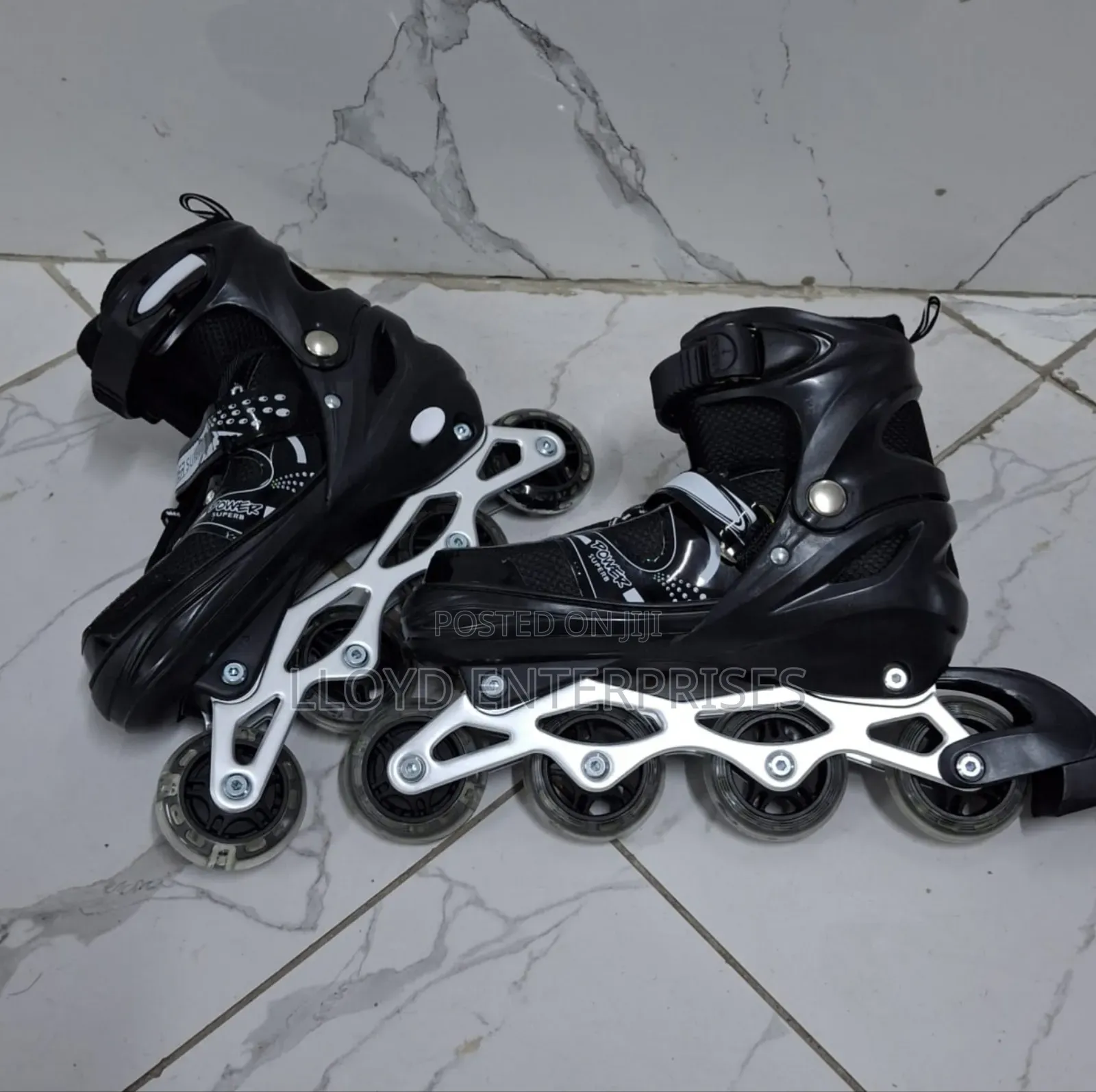 Black Skating Shoes