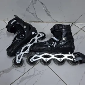 Black Skating Shoes