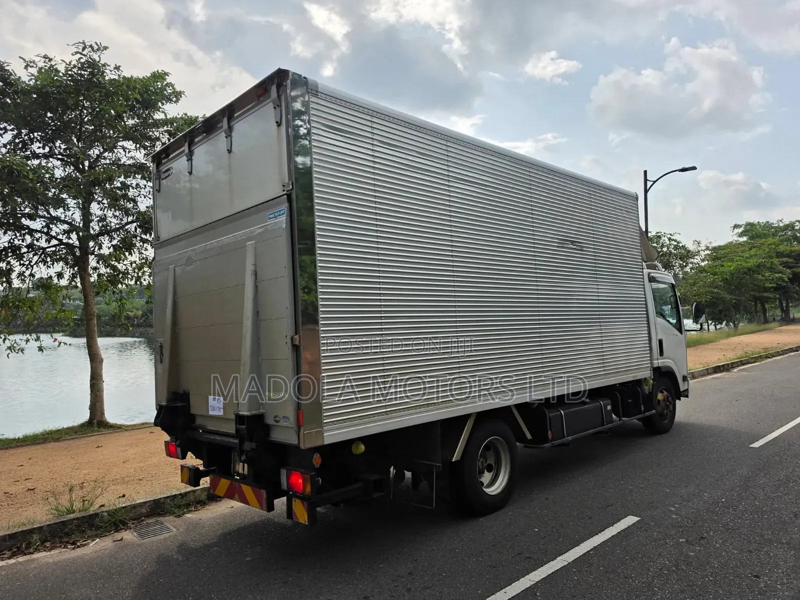 Isuzu NPR Freezers Body