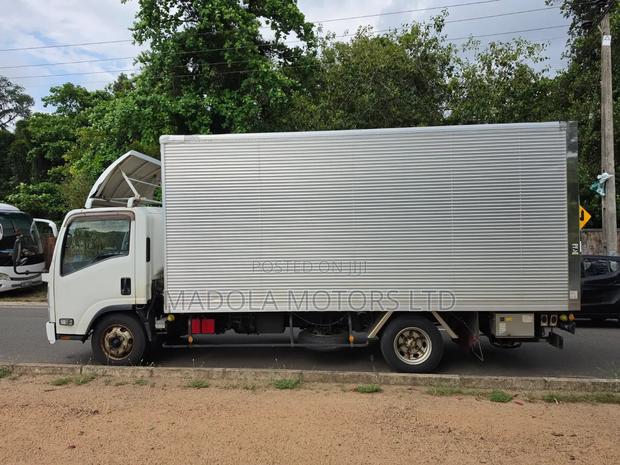 Isuzu NPR Freezers Body - thumbnail 4