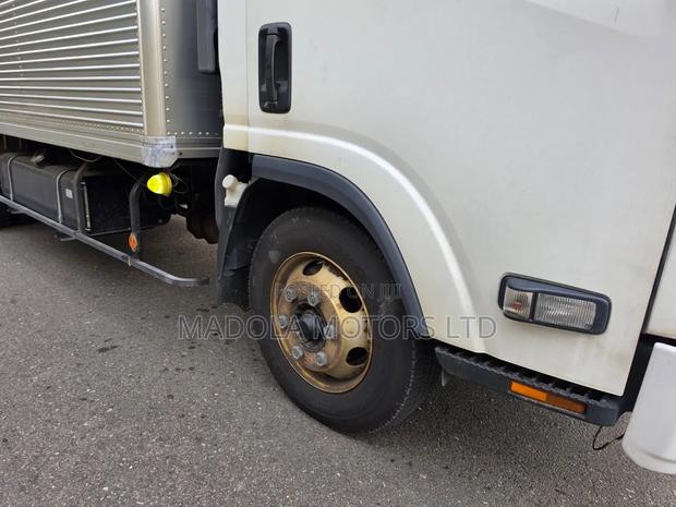 Isuzu NPR Freezers Body - thumbnail 5