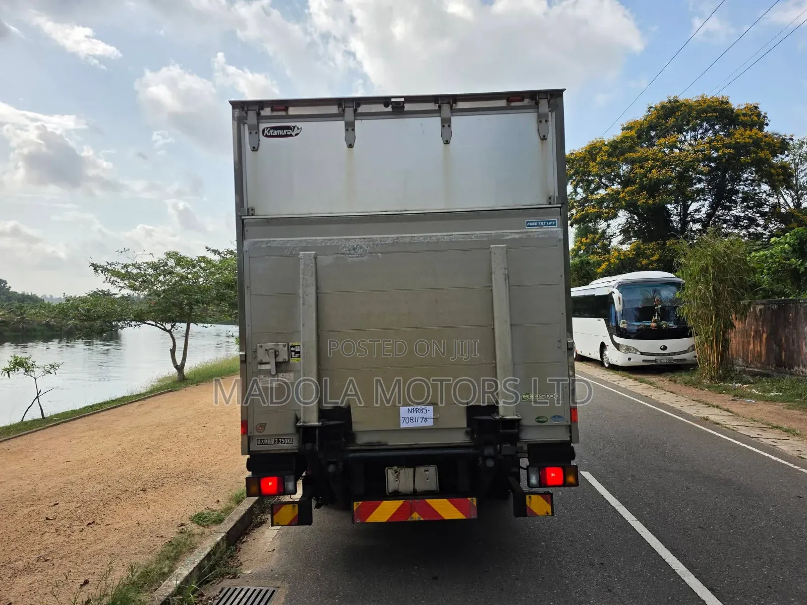Isuzu NPR Freezers Body